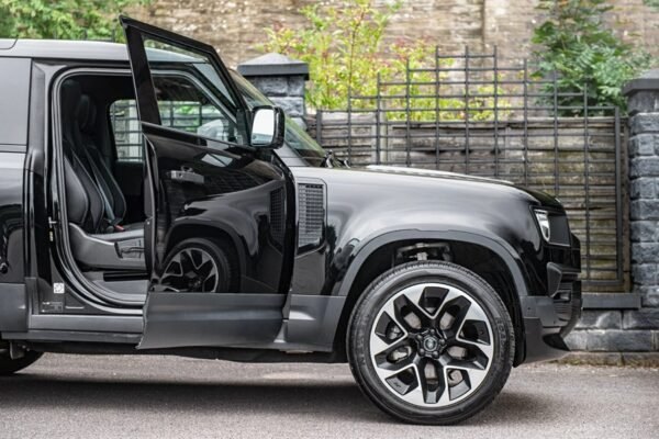 Chelsea Truck Co. Designo Comfort Leather Interior for 2020+ Defender 90 – Volcanic Black