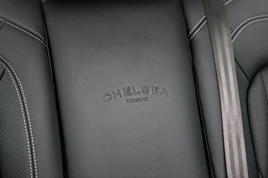 Chelsea Truck Co. Designo Comfort Leather Interior for 2020+ Defender 90 – Volcanic Black - Image 7