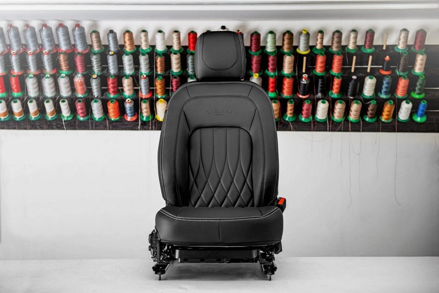Chelsea Truck Co. Designo Comfort Leather Interior for 2020+ Defender 90 – Volcanic Black - Image 9