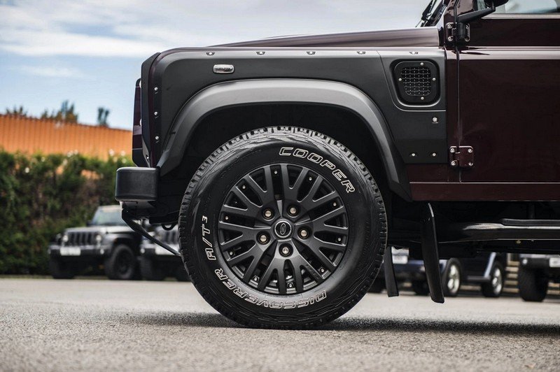 Project Kahn 1983 Light Alloy Wheels - 8x18" Matte Black for Defender 90/110 - Image 9