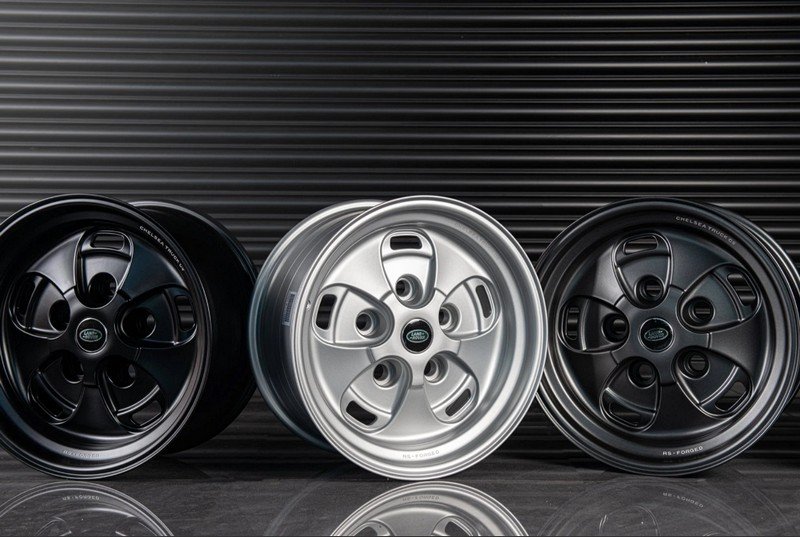 Project Kahn Rostyle Inspired RS-Forged Alloy Wheels - 9x18" RS-Forged Matt Silver for Defender 90/110 - Image 10