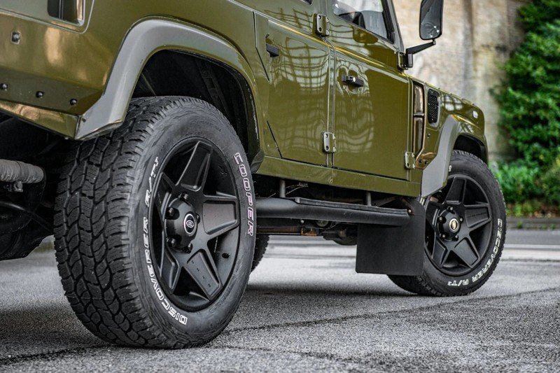 Project Kahn Double Cab Pickup Tailored Conversion for Defender 110 - Image 10