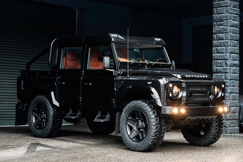 Chelsea Truck Company Front Roof Shield with Integrated LED Lights for Defender 90/110 - Image 15