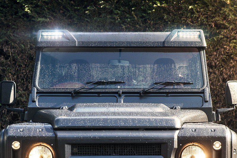 Chelsea Truck Company Front Roof Shield with Integrated LED Lights for Defender 90/110 - Image 8