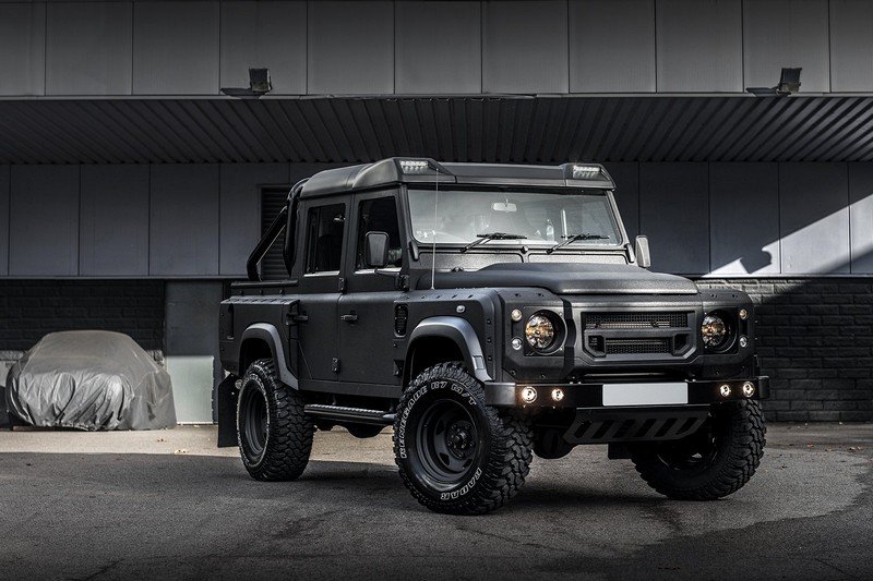 Chelsea Truck Company Front Roof Shield with Integrated LED Lights for Defender 90/110 - Image 3