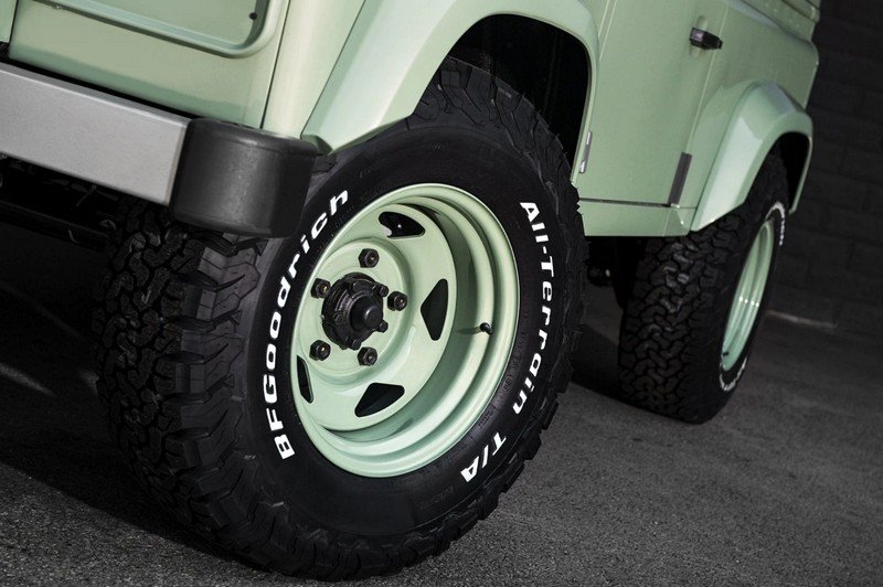 Project Kahn Heritage Tailored Conversion for Defender 90 - Image 7