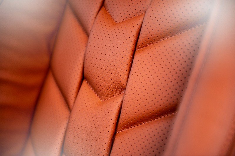 Project Kahn Sport Leather Interior for Defender 110 - Image 9