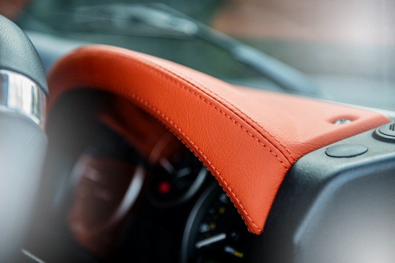 Project Kahn Sport Leather Interior for Defender 110 - Image 7