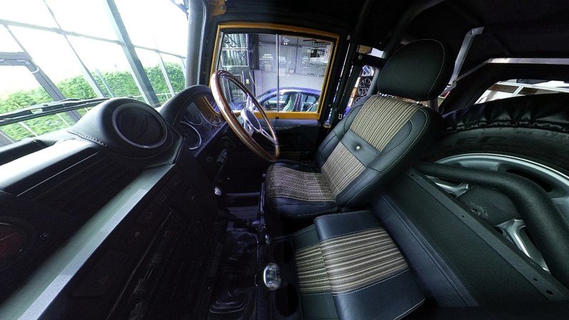 Project Kahn Pickup Leather Interior 360° Tour (Black & Chocolate) for Defender 90 - Image 4