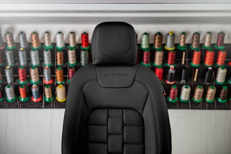 Project Kahn Comfort Leather Interior - Volcanic Black for 2020+ Defender 90 - Image 3