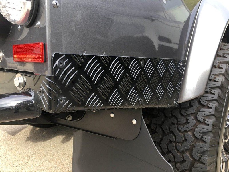 URBAN Truck Defender Chequer Plate Kit for Defender 90/110 - Image 8