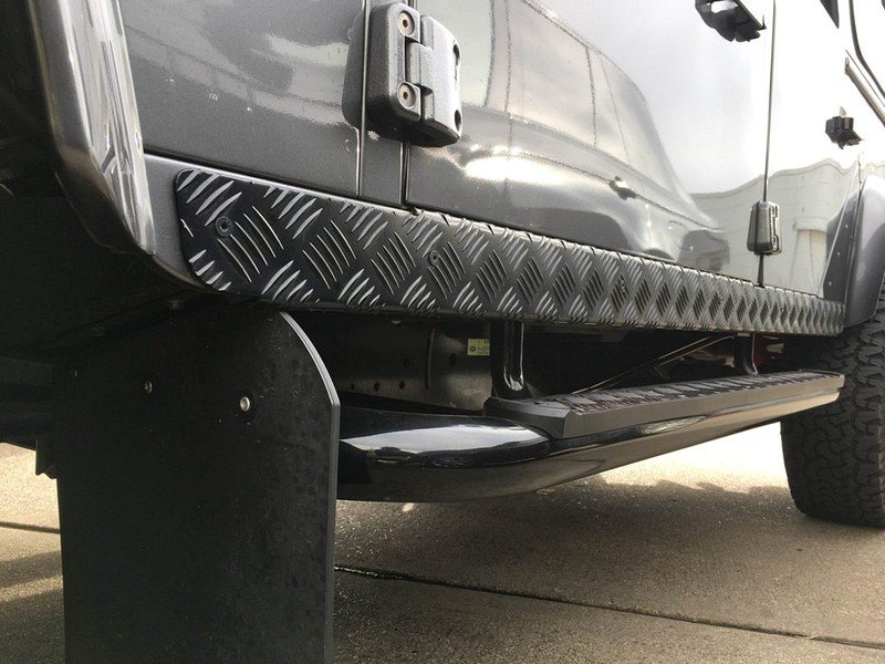 URBAN Truck Defender Chequer Plate Kit for Defender 90/110 - Image 6