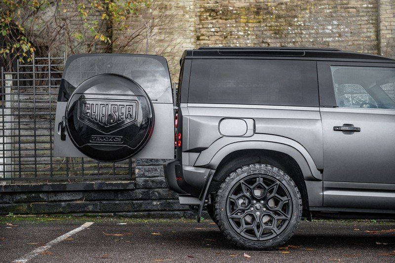 Project Kahn Chelsea Truck Company 'Retro' Style Hard Spare Wheel Cover for 2020+ Defender 90/110 - Image 4