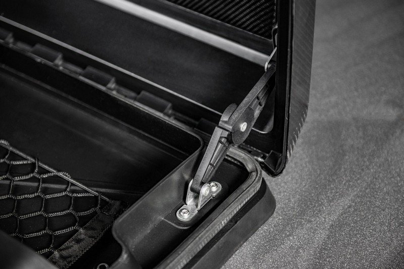 Side-Mounted Exposed Carbon Storage Box for 2020+ Defender 90/110/130 - Image 4