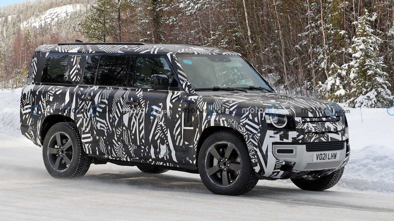 2023 Land Rover Defender 130 Spied Hiding Three Rows of Seats ...