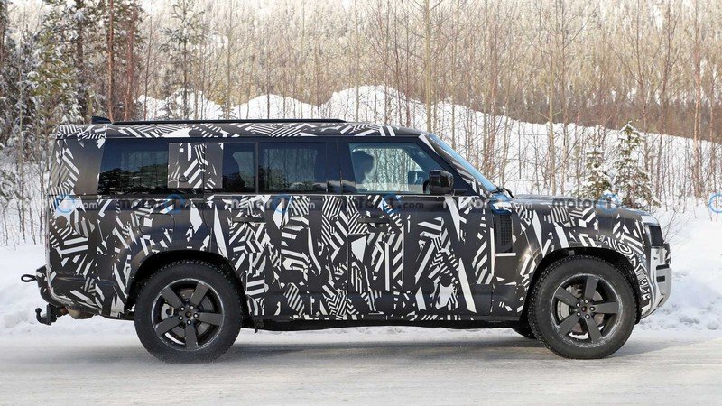 2023 Land Rover Defender 130 Spied Hiding Three Rows of Seats ...