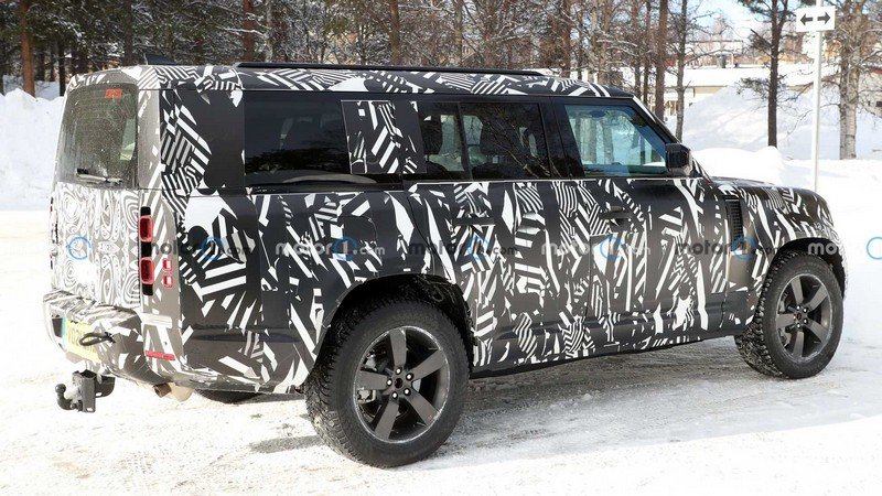 2023 Land Rover Defender 130 Spied Hiding Three Rows of Seats ...