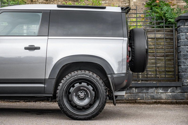 Project Kahn British Heritage RS-Forged - 9x22” Satin Black for 2020+ Defender 90/110/130 - Image 5