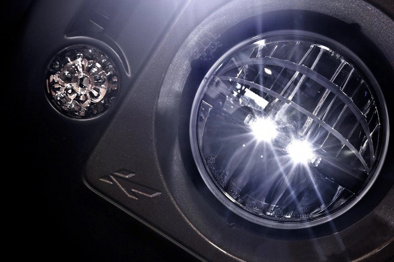 Chelsea Truck Company LED Headlights with Central DRLs for Defender 90/110 - Image 5