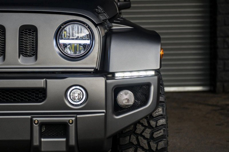 Chelsea Truck Company LED Headlights with Central DRLs for Defender 90/110 - Image 2