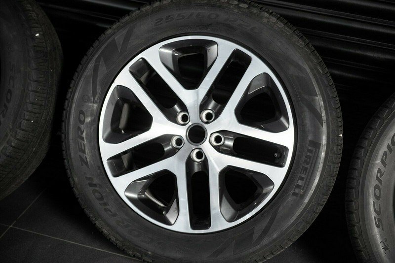 Project Kahn Original Alloy Wheels & Tires - 20" Diamond Cut for 2020+ Defender 90/110/130 - Image 3