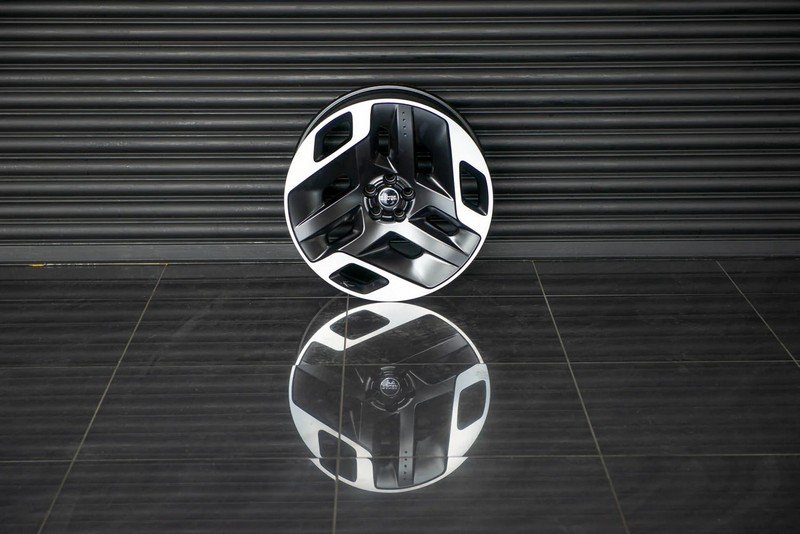 Project Kahn Type 33 Alloy Wheels - 9.5x23" Satin Black / Diamond Cut for 2020+ Defender 90/110/130 - Image 9