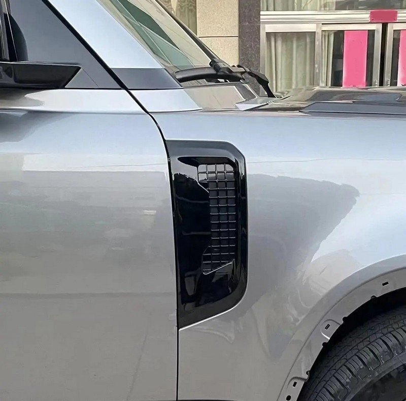 Land Rover Defender Gloss Black Air Vent Trim Strip for 2020+ Defender 90/110 - Image 7