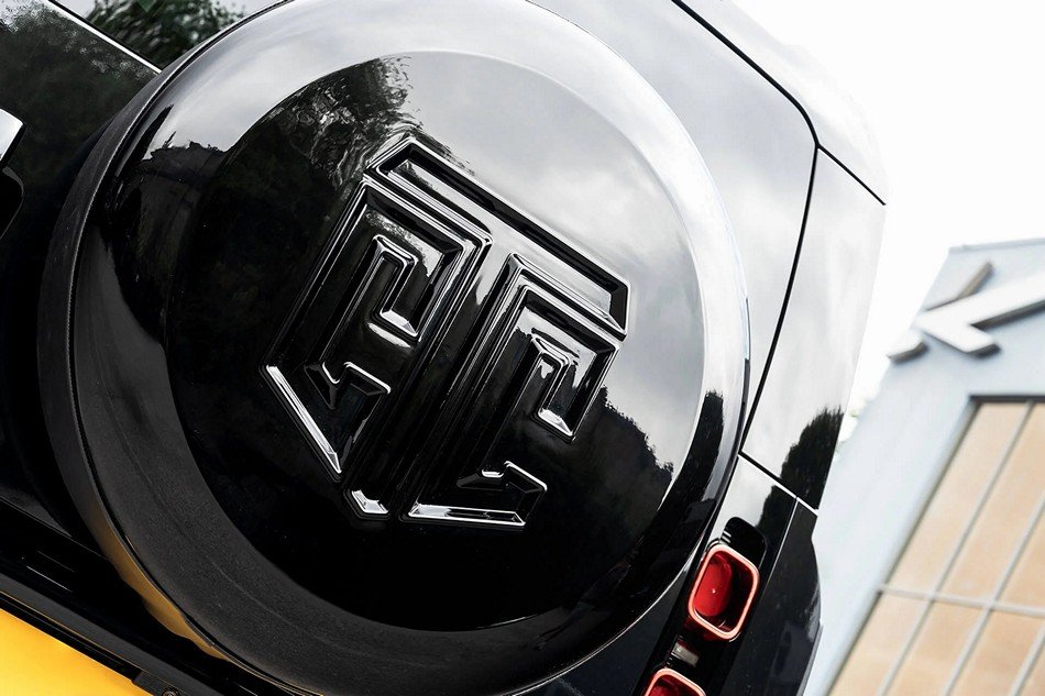 Chelsea Truck Company Crest Hard Spare Wheel Cover for 2020+ Defender 90/110/130 - Image 2