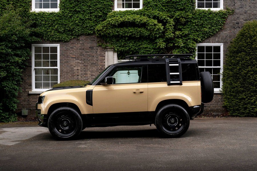 Deployable Side Ladder for 2020+ Defender 90/110/130 - Image 3