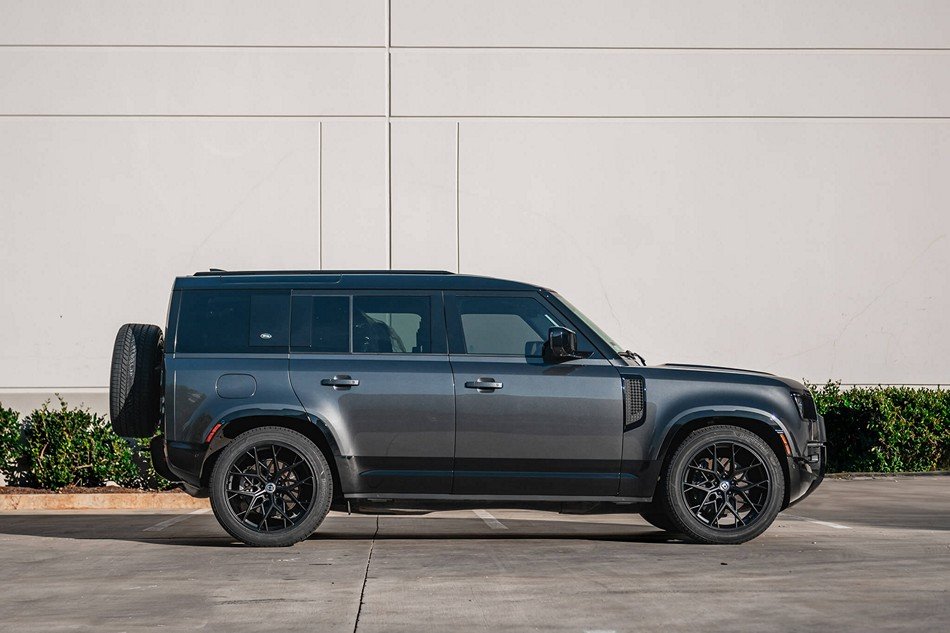 FlowForm FF10 Tarmac 22-Inch Wheels for Land Rover Defender 110 - Image 3