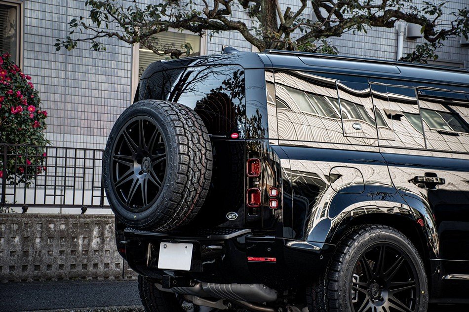 HRE Classic 301M Satin Black 20-Inch Wheels for Land Rover Defender - Image 3