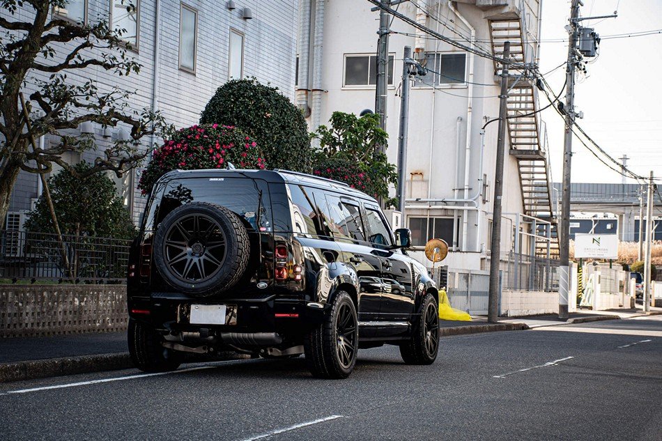 HRE Classic 301M Satin Black 20-Inch Wheels for Land Rover Defender - Image 4