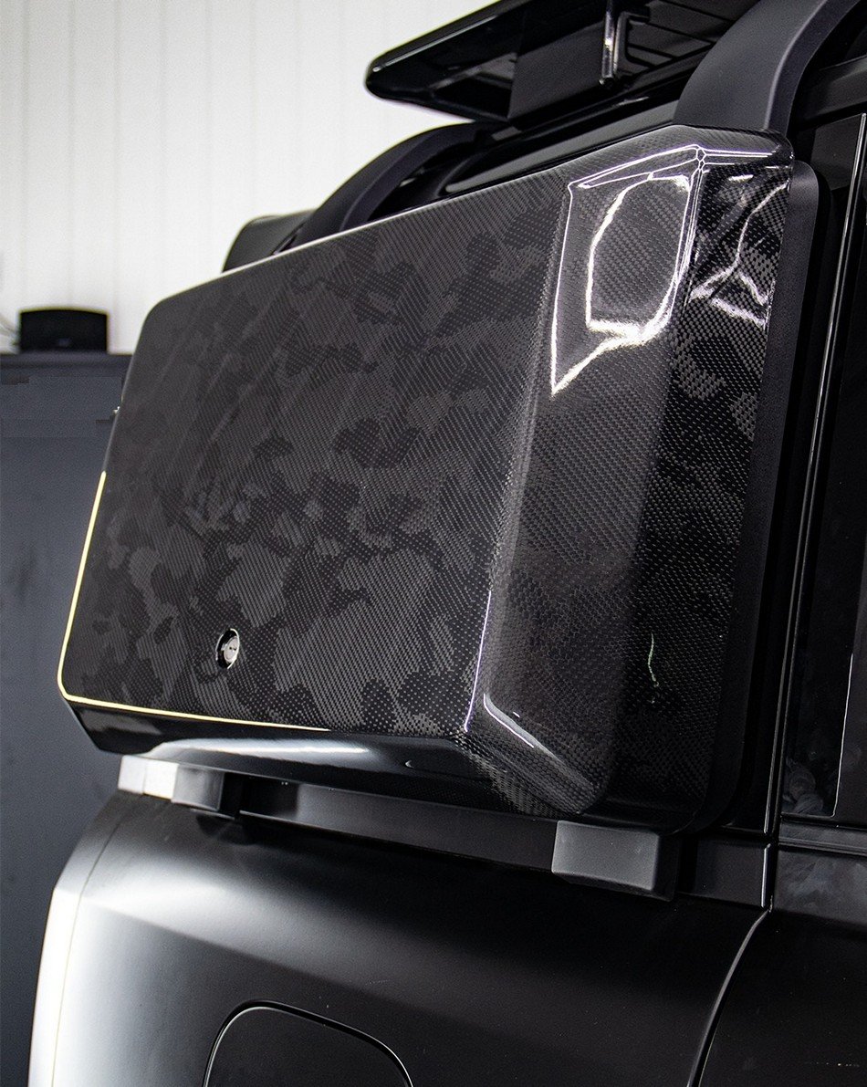 Dry Carbon Toolbox – Camouflage Pattern for 2020+ Defender 90/110