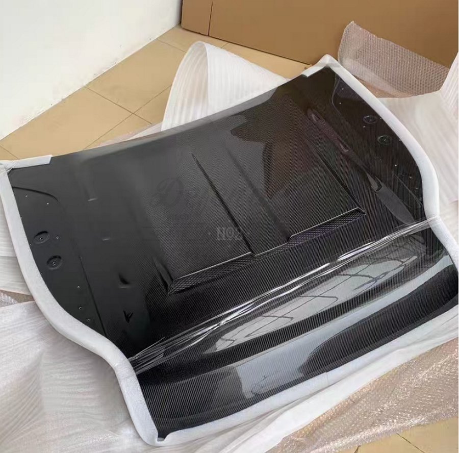 Off-Road Style Dry Carbon Bonnet for 2020+ Defender 90/110/130 - Image 4