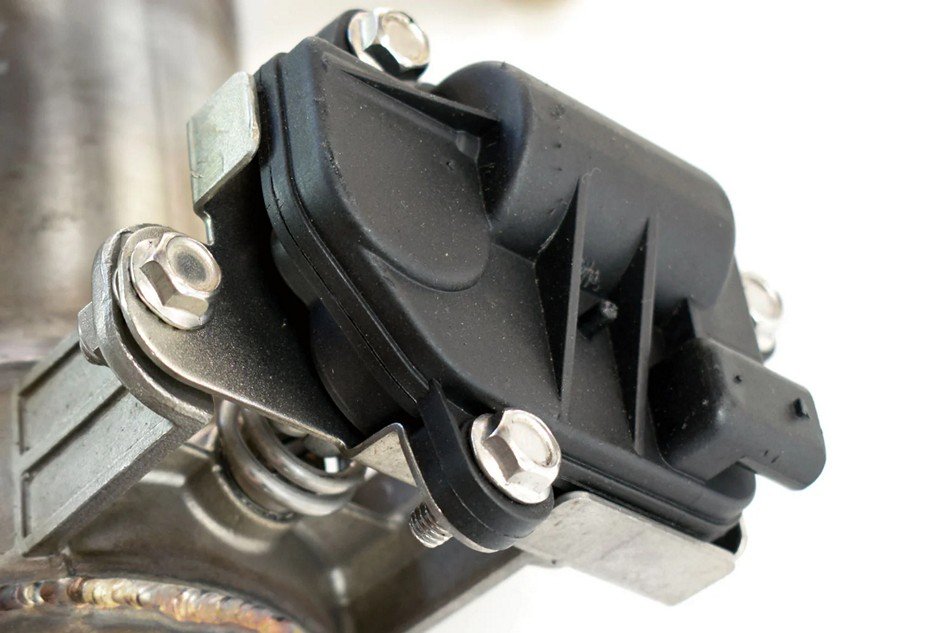 QuickSilver Sport Exhaust with Sound Architect™ – Land Rover Defender OCTA 110 P635 (2025 on) - Image 9