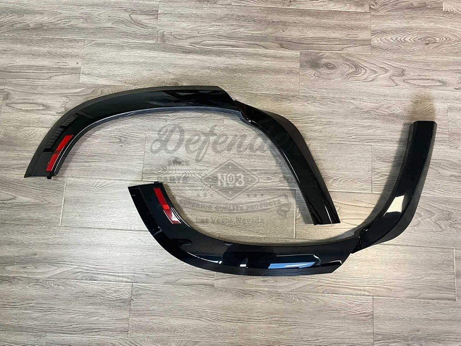 USA-Type Wheel Arches with LED – Gloss Black for 2020+ Defender 110 - Image 2