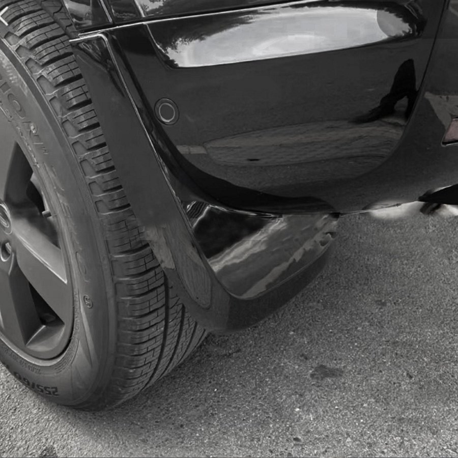 OE Style Narrow Mud Flaps Gloss Black for 2020+ Defender 110 - Image 2